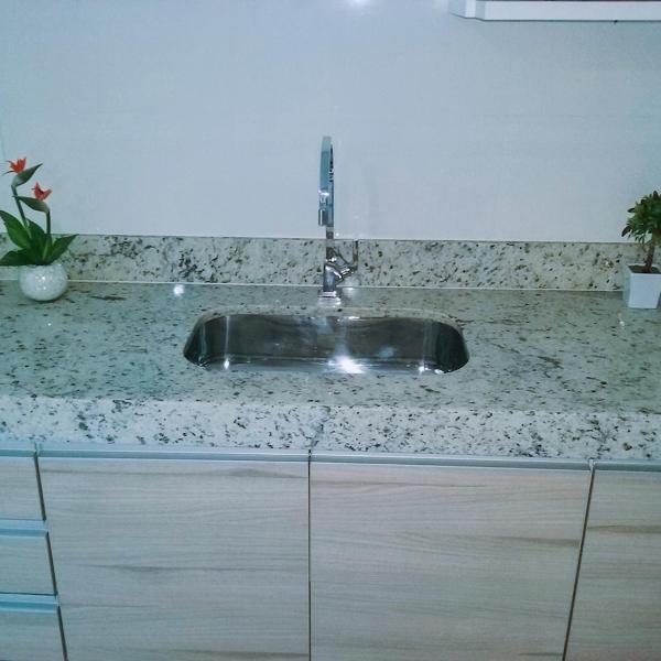 Casa Agradável Completa com 3 Quartos, 2 Banheiros e Garagem - Foto 3