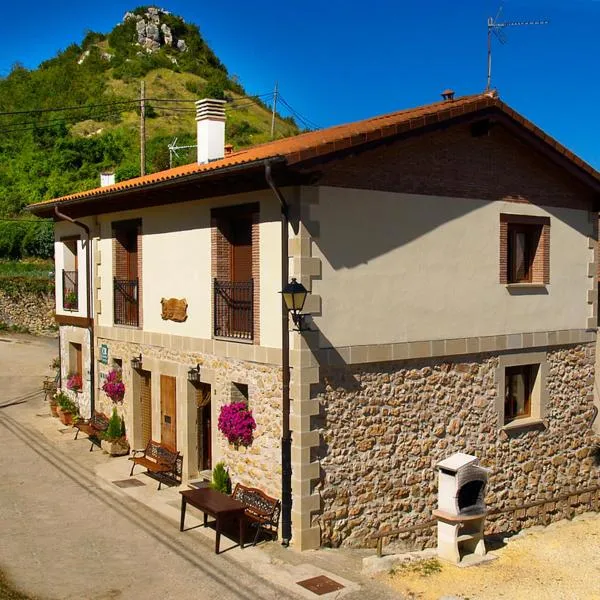 Casa Rural Gaztelubidea, hotel in Lagrán