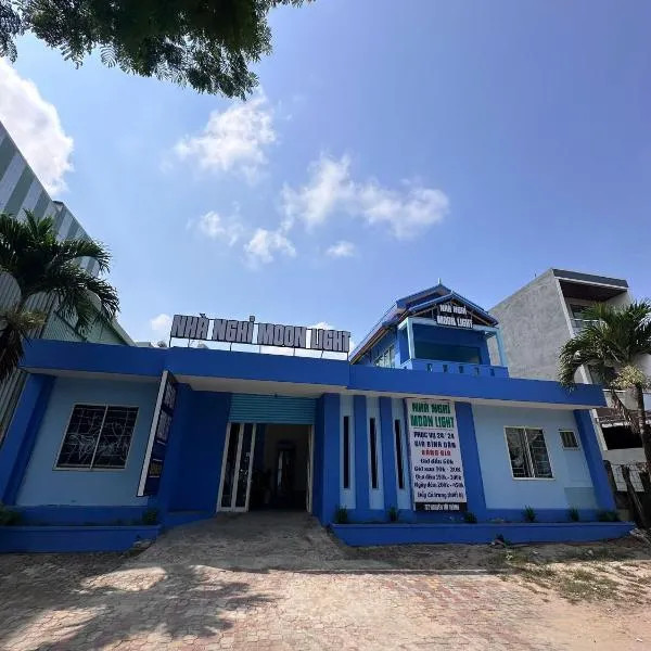 Nhà Nghỉ Moon Light, hotel in Danang