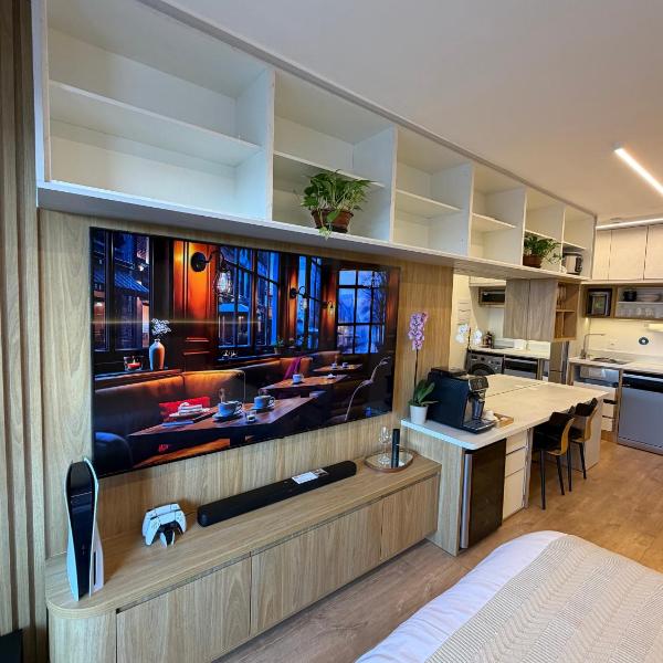 Modern 32m2 Studio with PS5 Washer Dryer and AC