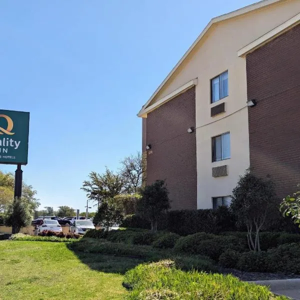 Quality Inn DFW Airport North - Irving، فندق في ايرفينغ