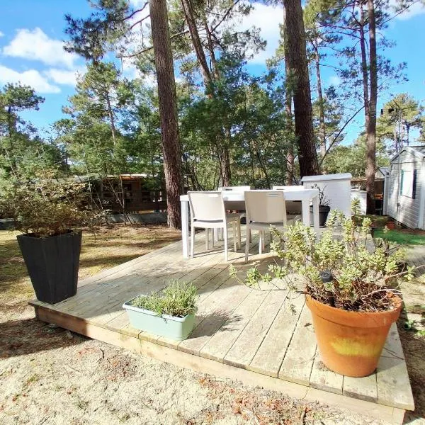 CAMPING Les EMBRUNS - 4 ETOILES, hotel in Lège-Cap-Ferret