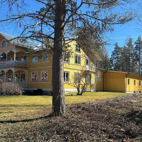 Viesnīca Lokatten Wärdshus pilsētā Los