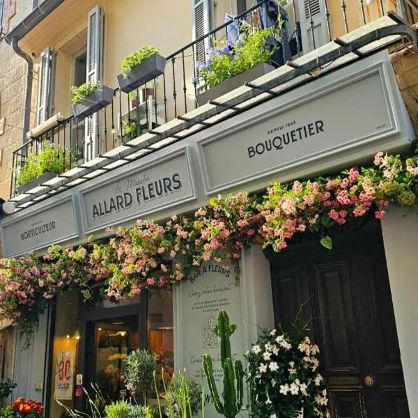 Stylish & Cozy Studio in the Heart of Old Antibes, hotel v mestu Antibes