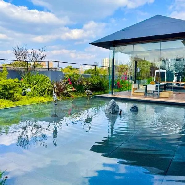 Viesnīca Terra Art Zen Hotel with Rooftop Zen Garden, Veggie Dining,Pick-up service,English speaking,Free Laundry Čendu