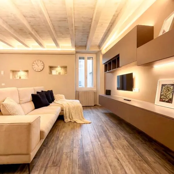 Iseo Lake Luxury Duplex - Centro & Design, hotell sihtkohas Iseo