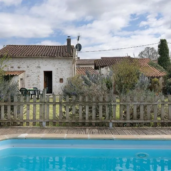 Gîte des Fraignaies, hotell i Saint-Juire-Champgillon