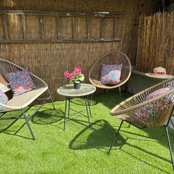 "Villa Emma" Maison cosy avec jardin clos à Châtellerault à 20 mn Futuroscope Aquascope Idéale familles et travail, Hotel in Châtellerault