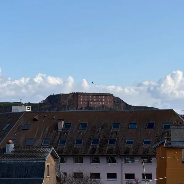 Appartement cosy avec vue sur la Citadelle, khách sạn ở Belfort