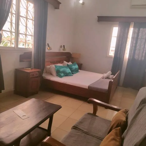 RAOOF HOTEL, hotel sa Mahajanga