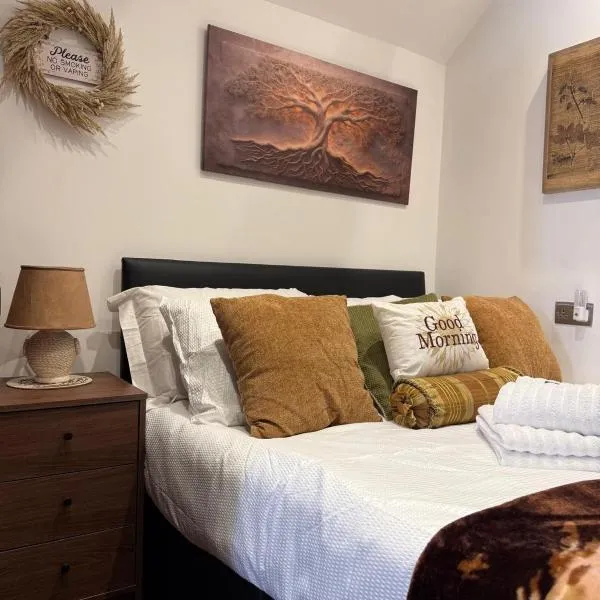 Studio D - Newly renovated private 1 bed studio near Trent Bridge Cricket Ground and National Water Sports Centre, hotel v destinaci Nottingham