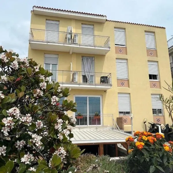 Piccolo Hotel, hotel din Lavagna