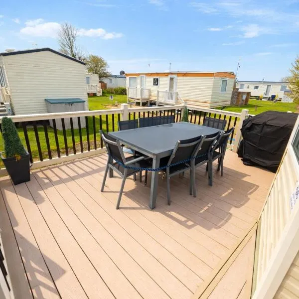 Long Beach Park Caravan, Hembsy, hotel in Great Yarmouth