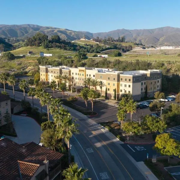 Staybridge Suites Corona South by IHG, хотел в Корона