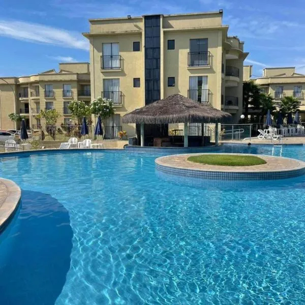 Flat Quartier Aldeia das aguas mobiliado frente a piscina primeiro andar, hotel a Pinheiral