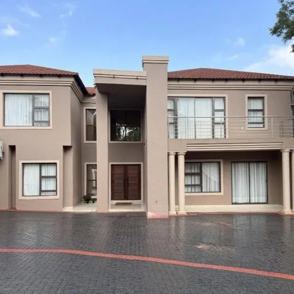 Liquid Blue Guesthouse, hotel sa Louis Trichardt
