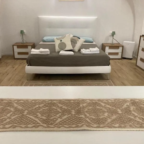 F&F Room – hotel w mieście Sassari