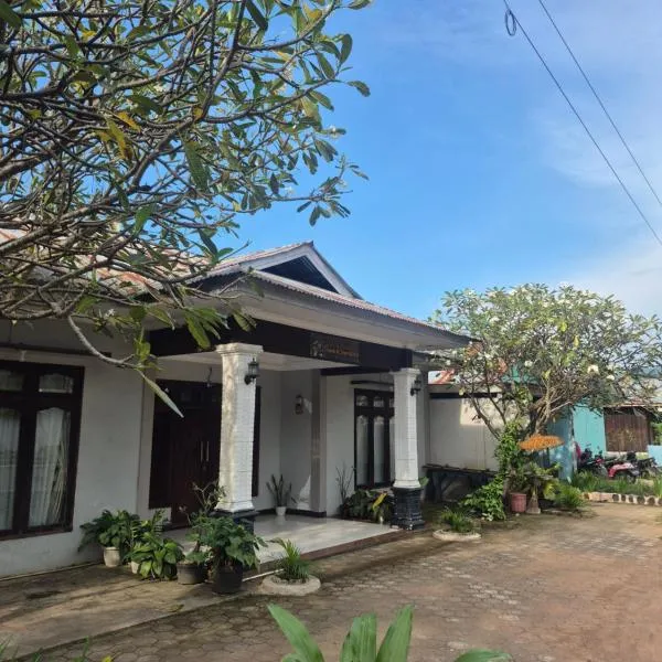 d'Alvin Double Room, hotel in Labuan Bajo