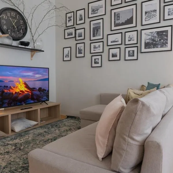 Danube apartment in ambient style with smart TV, готель у Відні