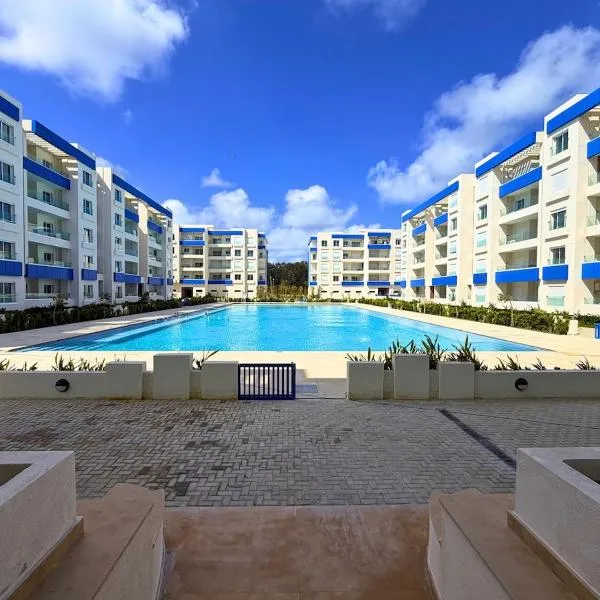 Les Jardins Bleus Pool - Martil, hotel in Martil