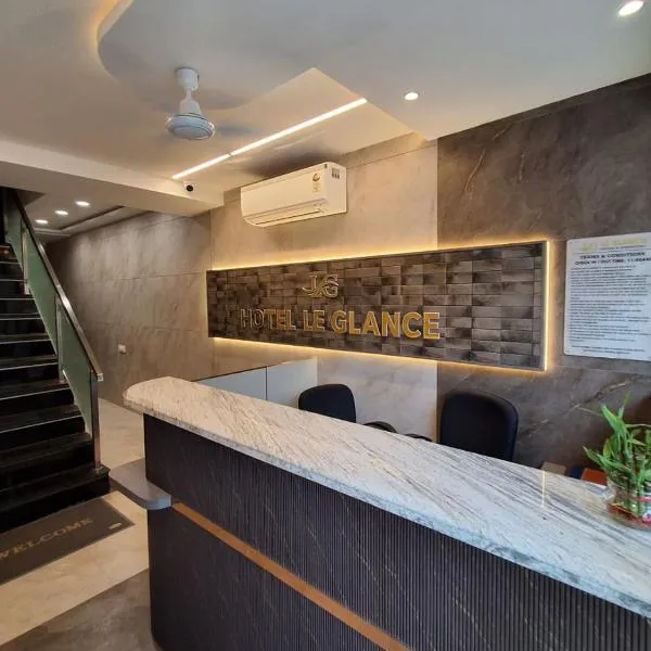 Hotel Le Glance Rooms & Dormitory, hotel in Bombay