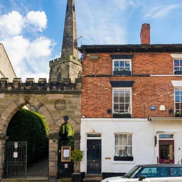 Quirky Village Centre Apartment Above a Cocktail Bar, Castle Donington, hotel in Castle Donington