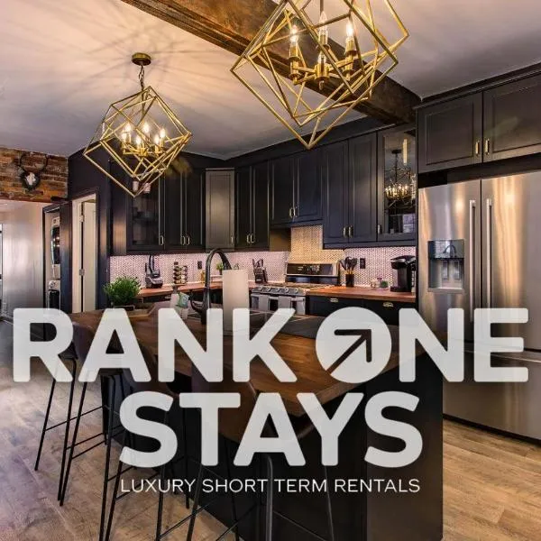 King Bed / Free Parking / BBQ / Fire pit / Arcade, Hotel in Pittsburgh