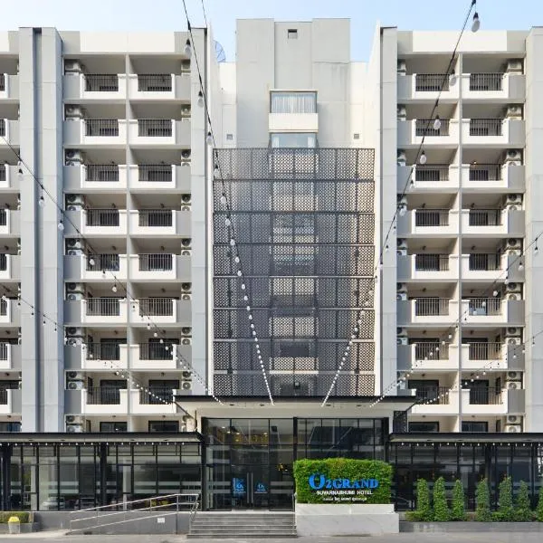 O2 Grand Suvarnabhumi Airport - Free Scheduled Shuttle from Hotel to Suvarnabhumi Airport, Hotel in Bang Phli