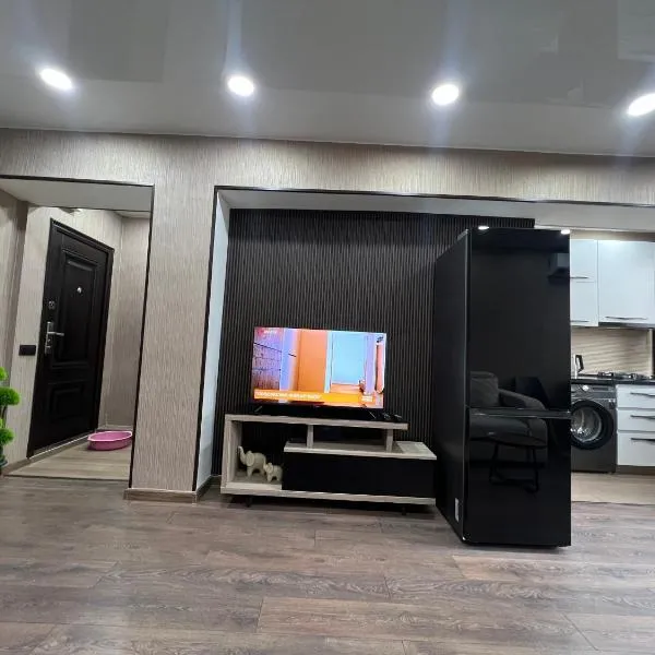 Уютный апартамент в сердце сабуртало, hotel a Tbilisi