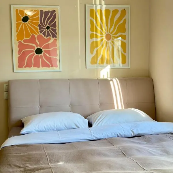 LIV Aspropyrgos, hotel u gradu 'Asprópirgos'