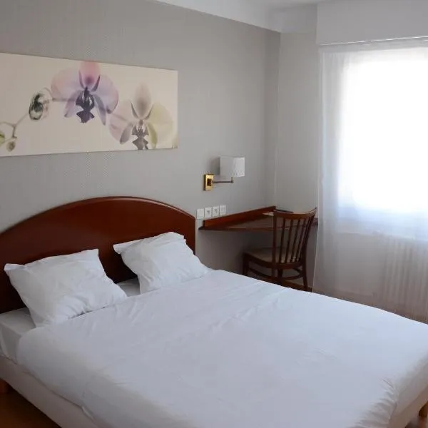 Logis Le Petit Trianon, hotel em Saint-Brévin-les-Pins