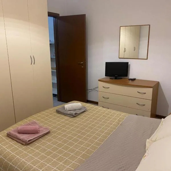 Matì 2 con navetta 25Eur, hotel in Lonate Pozzolo