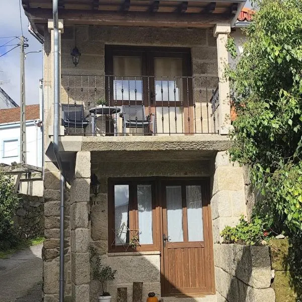 Casa Mitola، فندق في Congostro