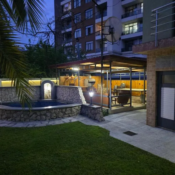 Friendly, hotel i Batumi
