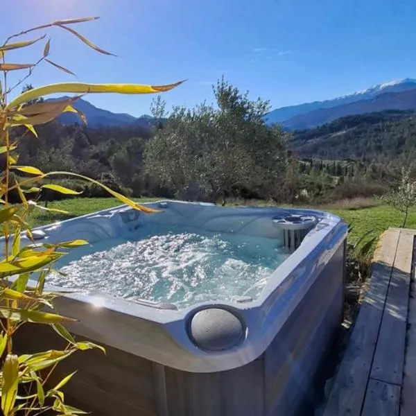 Villa Férus Piscine chauffée chambres d'hôtes, viešbutis mieste Bjui le Baronis