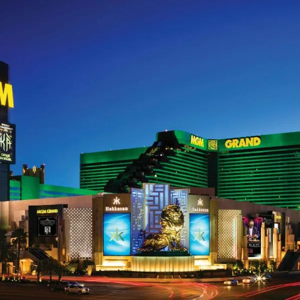 SKYLOFTS at MGM Grand, hotel u Las Vegasu