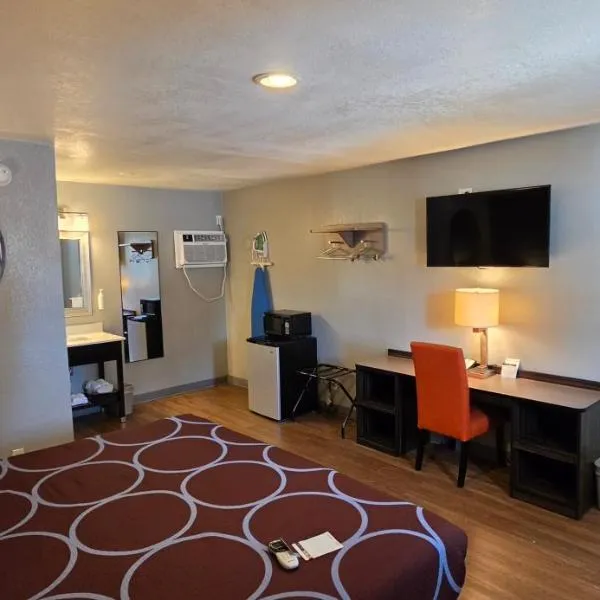 Super 8 by Wyndham Sonora, готель у місті Сонора