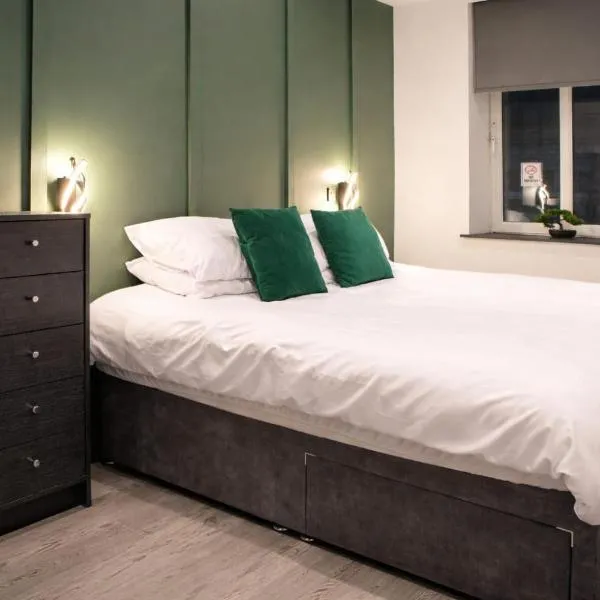 Central Bradford 1 Bed With Super King Bed WiFi Washer Dryer Workspace, hôtel à Bradford