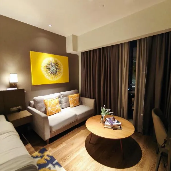 Novotel Residence Hotel by Jolly Luxe Suites, hotel a Manila