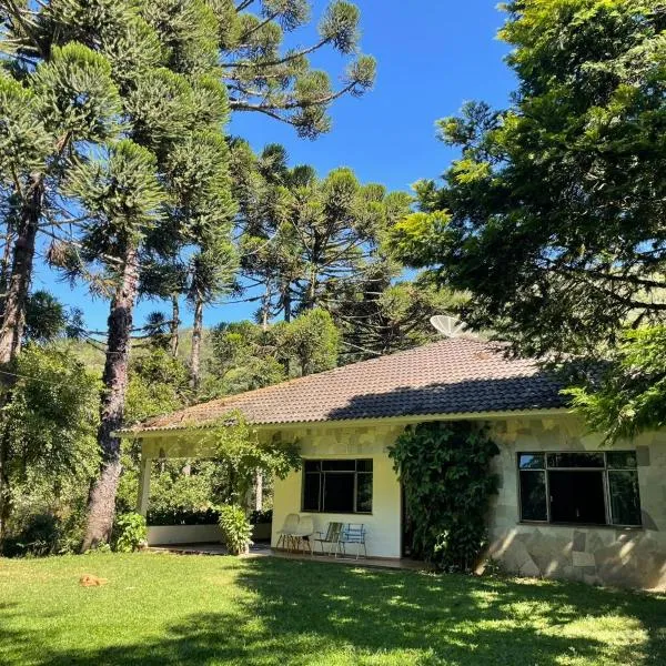 Memora Guesthouse Bateias - Casa Inteira e quartos em chácara, ξενοδοχείο σε Campo Largo