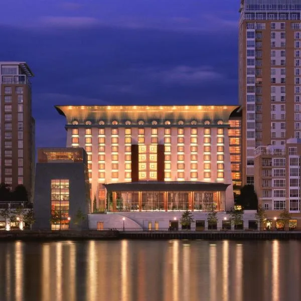 Canary Riverside Plaza Hotel, hotel em Plumstead