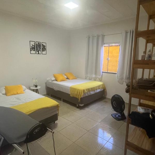 Casa com churrasqueira e piscina, perto de riacho - Foto 2
