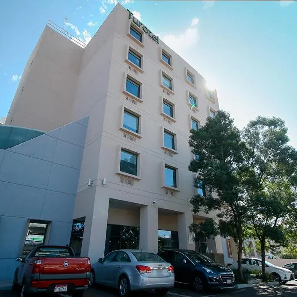 Hotel Turotel Morelia, hotel in Morelia