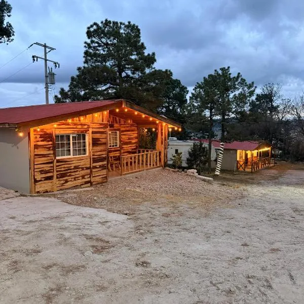 Cabañas el Pino 2, hotel a Creel