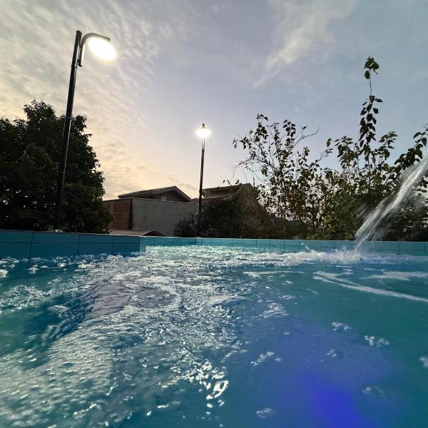 Refúgio com vista para montanhas, parquinho e piscina - Foto 3