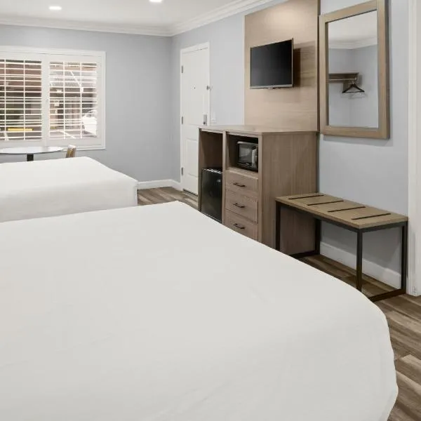 Lone Oak Lodge, hotel en Monterrey