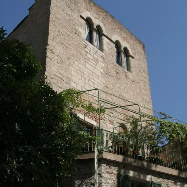Hôtel Jean XXII, hotel v destinácii Cahors