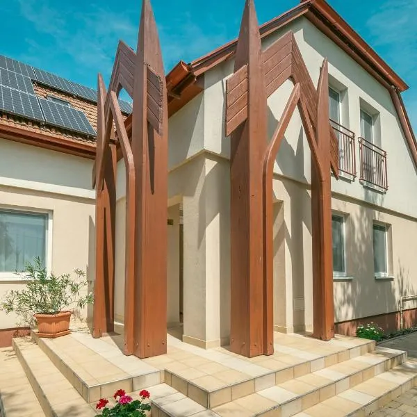 Rév-Panzió, hotel di Abádszalók