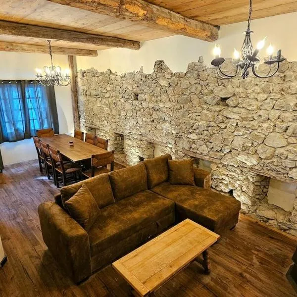 Very nice apartment Col Izoard, hotelli kohteessa Arvieux