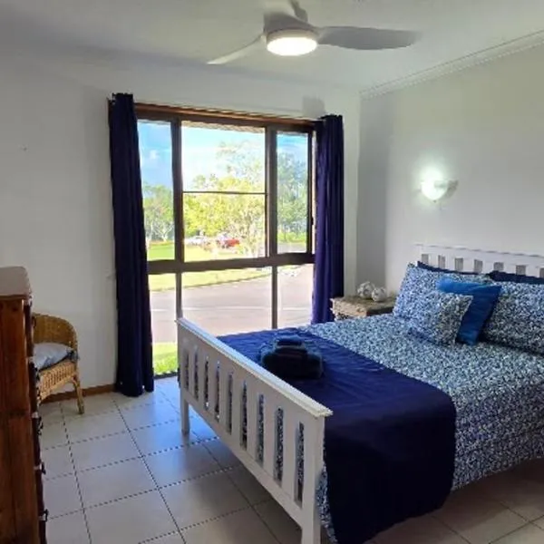 Spacious - Sunrise over the sea, ξενοδοχείο σε Urangan